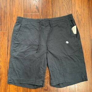 Black Hybrid Shorts with Classic Silhouette